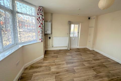 1 bedroom end of terrace house to rent, Hayling Avenue, Baffins Unfurnished