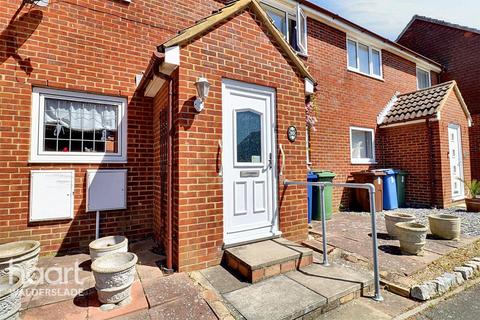 2 bedroom terraced house to rent, Lovell Road, Sheerness