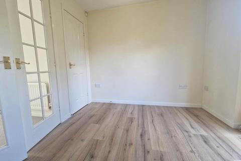 3 bedroom semi-detached house to rent, Kingsford Place, Southcraig