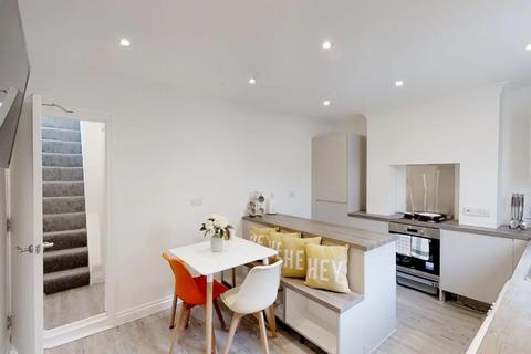 4 bedroom house share to rent, Victoria Street, Gillingham