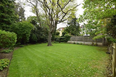2 bedroom flat to rent, Hodford Road, London NW11
