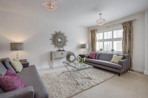4 bedroom detached house to rent, Farmers Place, Chalfont St. Peter, Gerrards Cross, Buckinghamshire