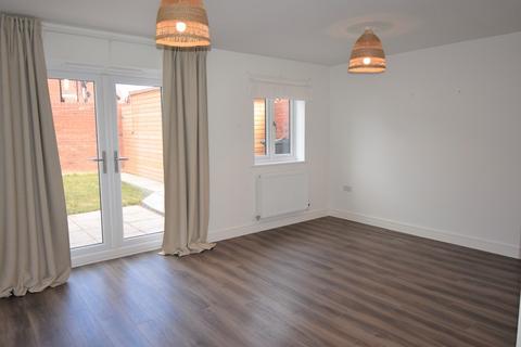 3 bedroom end of terrace house to rent, Kingfisher Rise, Cranbrook