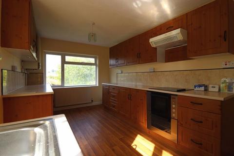 3 bedroom bungalow to rent, The Rudge, Gloucester