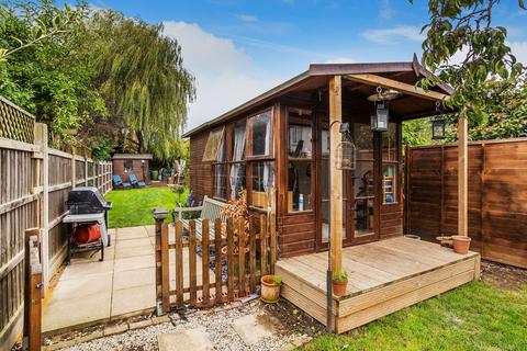 3 bedroom terraced house to rent, New House Terrace, Station Road, Edenbridge