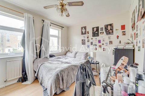 4 bedroom terraced house to rent, Langford Close, Hackney, London