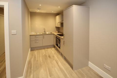 1 bedroom apartment to rent, Lyons Crescent