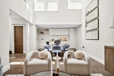 2 bedroom mews for sale, Pinks Mews, 1-6 Dyer's Buildings, London, EC1N