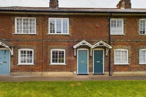 3 bedroom terraced house to rent, Maynewater Square, Bury St Edmunds, IP33