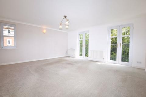2 bedroom flat to rent, Admiral Way, Kings Hill, ME19 4EQ