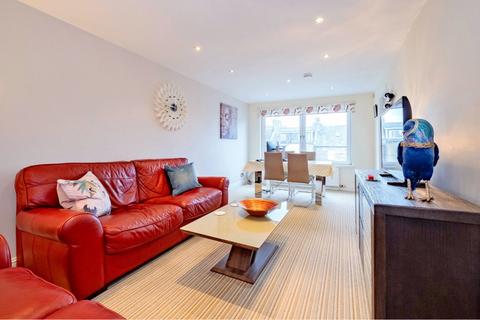 2 bedroom flat to rent, Gordon Street, City Centre, Aberdeen, AB11