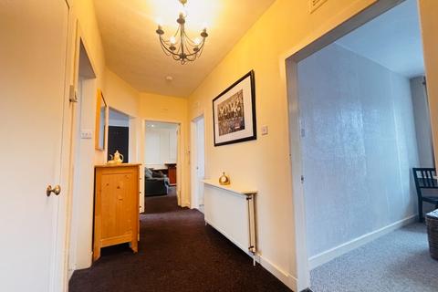 3 bedroom flat to rent, Dumbarton Road, Scotstoun, Glasgow, G14
