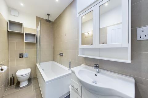 2 bedroom ground floor flat to rent, High Street, High Wycombe, HP11 2AG