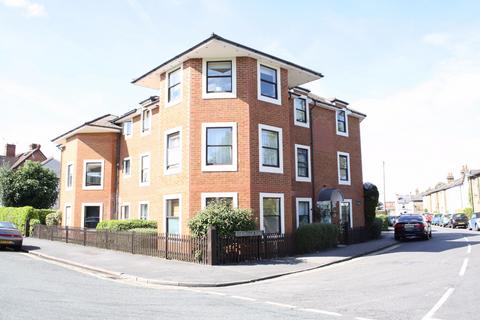 2 bedroom apartment to rent, Norfolk Road Maidenhead Berkshire