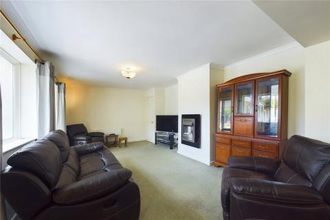 3 bedroom bungalow to rent, Swains Close, Tadley, Hampshire, RG26