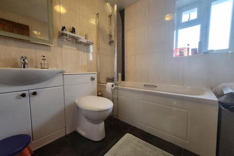 3 bedroom terraced house to rent, Slough,  Berkshire,  SL2