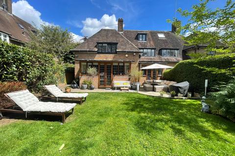 4 bedroom semi-detached house for sale, Raeburn Close, Hampstead Garden Suburb