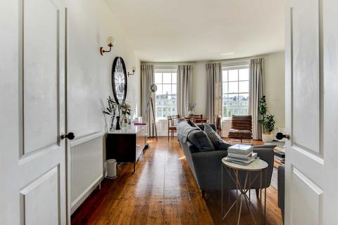 2 bedroom flat to rent, Brunswick Square, Hove