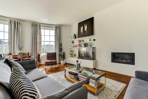 2 bedroom flat to rent, Brunswick Square, Hove