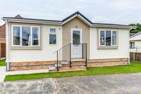 2 bedroom detached house for sale, Badgers Holt, Longstanton ,