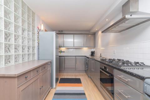 2 bedroom apartment to rent, Randolph Gate, Glasgow
