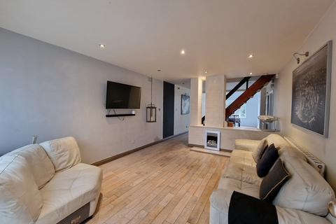 3 bedroom detached house to rent, Finchfield Hill, Wolverhampton WV3