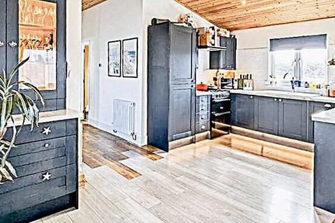 3 bedroom houseboat for sale, Vicarage Lane, Hoo ME3