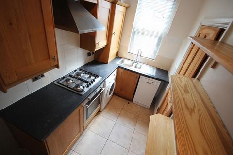 3 bedroom house to rent, Barnbrough Street, Burley
