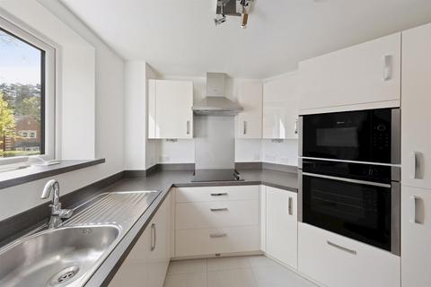 1 bedroom apartment for sale, Dukes Ride, Crowthorne, Berkshire, RG45 6GT