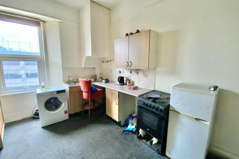Studio for sale, Abbey Road, Torquay