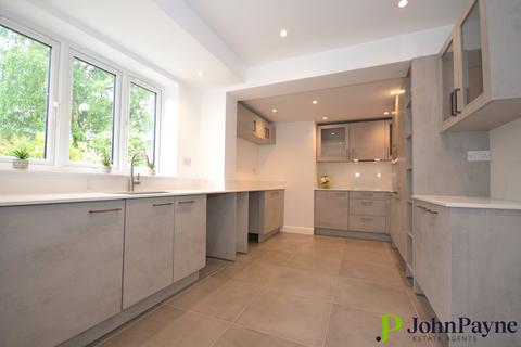 4 bedroom semi-detached house to rent, Leamington Road, Styvechale, Coventry, CV3