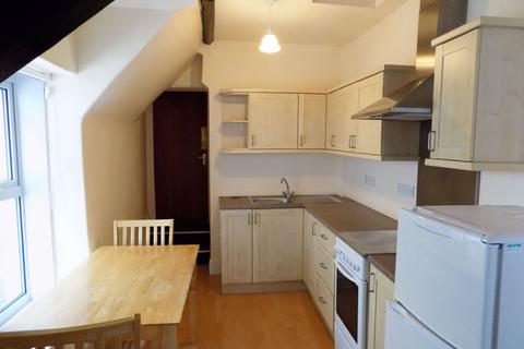 Studio to rent, Firswood, Oak Hill Road, Torquay