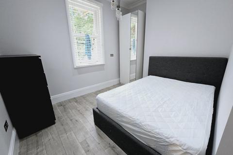 3 bedroom flat to rent, St. Paul's Road, Islington