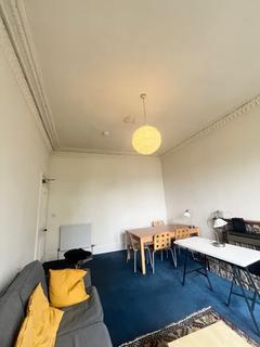3 bedroom flat to rent, (3F2) Eyre Crescent, Edinburgh, EH3
