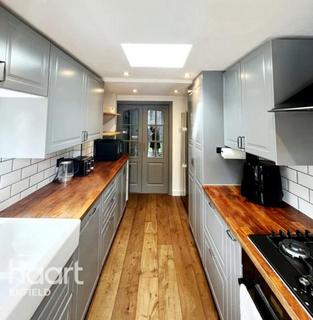 Denny Road, Edmonton, N9