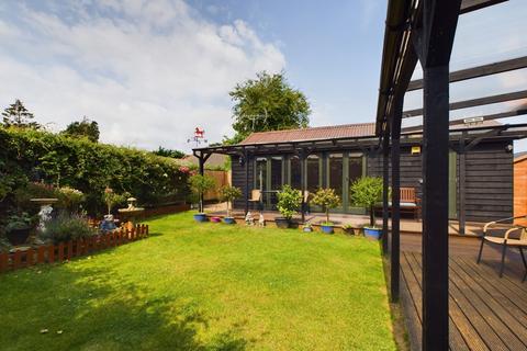 4 bedroom end of terrace house for sale, Orchard Close, Cottenham