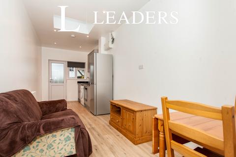 1 bedroom apartment to rent, Mongomery Road, CB4