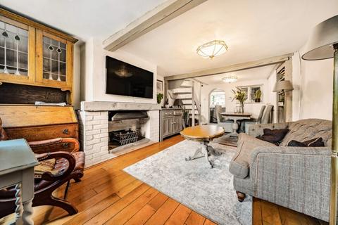 2 bedroom terraced house to rent, High Street, Oxfordshire RG8