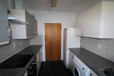 2 bedroom flat to rent, Abbotsford Place, Dundee DD2