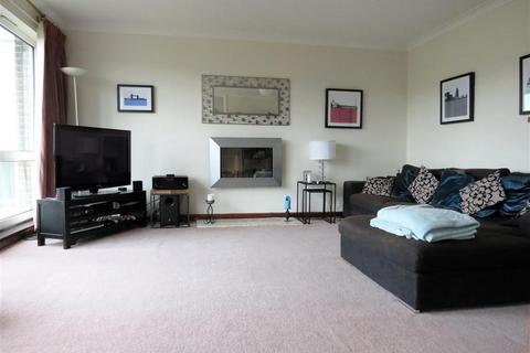 2 bedroom apartment to rent, Hartslock Court, Pangbourne RG8