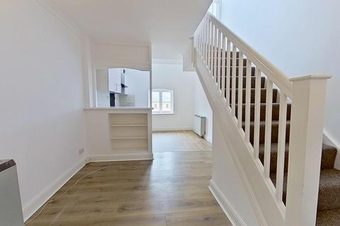 1 bedroom house to rent, The Maltings, Clifton Road