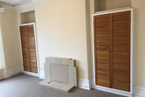 2 bedroom apartment to rent, Victoria Street, Paignton