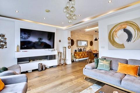 4 bedroom semi-detached house for sale, Rowantree Road, London N21
