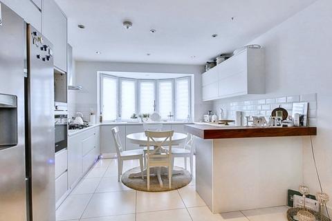 4 bedroom semi-detached house for sale, Rowantree Road, London N21