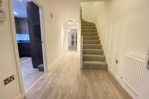 3 bedroom semi-detached house to rent, Varley Street, Manchester