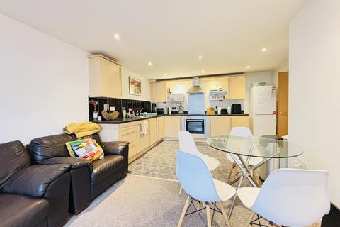 2 bedroom flat for sale, Gilbert House, 2 Elmira Way, M5 3DE