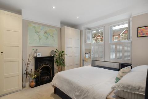 2 bedroom ground floor flat for sale, Raymond Avenue, Northfields, Ealing, London, W13