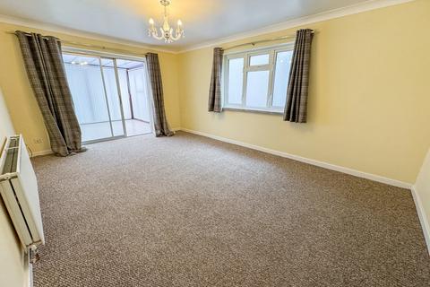 4 bedroom chalet for sale, Firs Road, Tilehurst, Reading, RG31