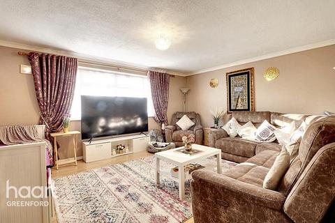 Bower Close, Northolt