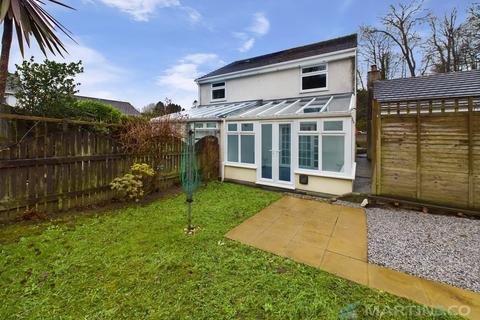2 bedroom semi-detached house to rent, Truro